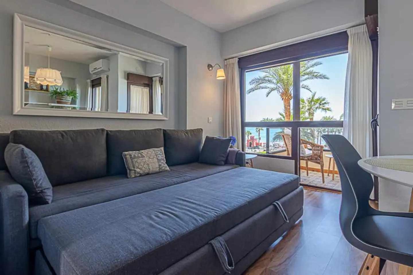 Encantador Apartamento En Primera Linea De Playa Benalmádena Dış mekan fotoğraf